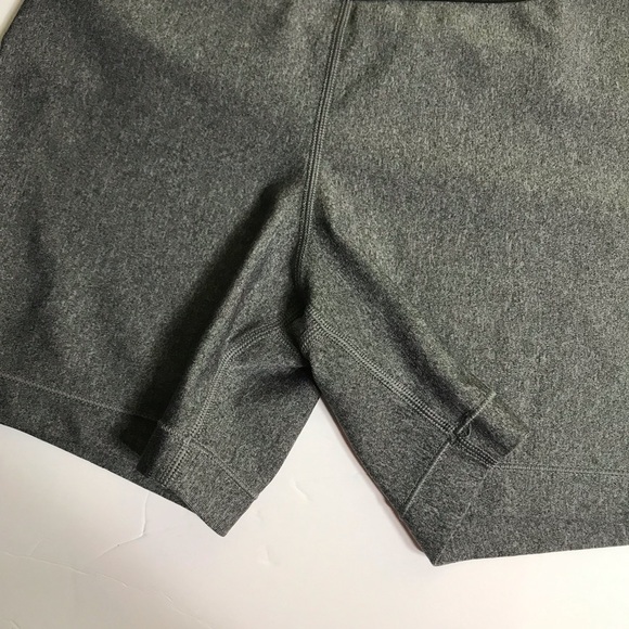 Under Armour Gray Athletic Running Bike Sport Shorts: see measurements XS/S - Picture 3 of 6